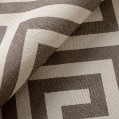 Rideau marron foncé à motif grec 8