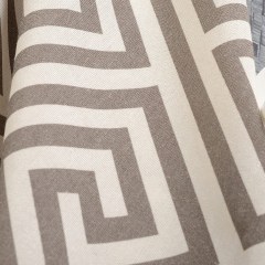Rideau marron foncé à motif grec 7