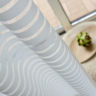 Distinct Horizontal Striped White Voile Curtain
Rideau en Voile Blanc à Rayures Horizontales Distinctes 4