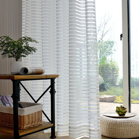 Distinct Horizontal Striped White Voile Curtain
Rideau en Voile Blanc à Rayures Horizontales Distinctes 1