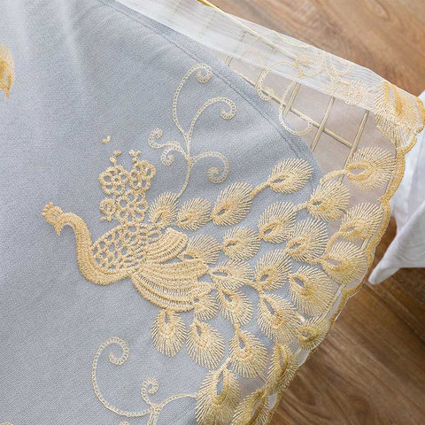 Rideau en tulle brodé de paon doré inversé 1