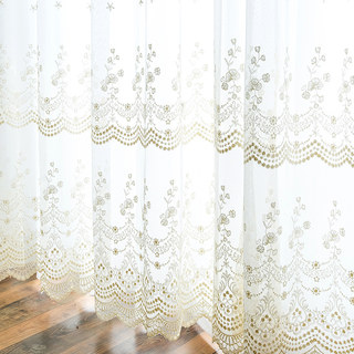 Royally Gold Intricate Detailed Embroidered Sheer Voile Curtain
Royally Gold Rideau Voile Brodé Délicatement et en Détail