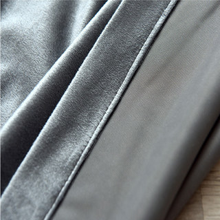 Rideaux de velours bleu gris métallisé de luxe