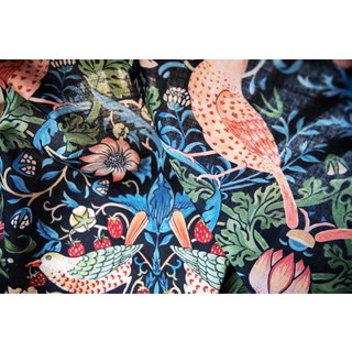 Strawberry Thief William Morris Bleu Marine Floral Jute Style Rideau 5