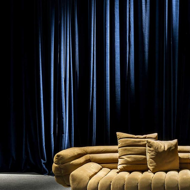 Exquis rideau en chenille bleu marine nuit, mat et luxueux 1