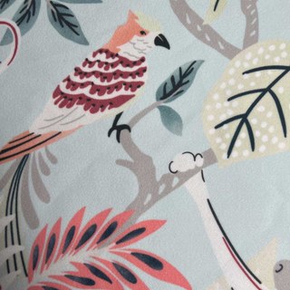 Jungle Mingle Singe et Perroquet Pastel Bleu Floral Rideau en Velours 1