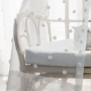 Rideau en Voile Blanc à Pompons Fluffy et Motifs Pois 4