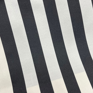 Rideau rayé noir et blanc élégant 3