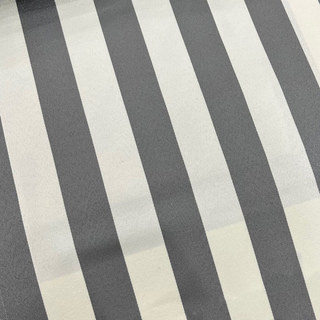 Rideau rayé gris élégant et blanc
