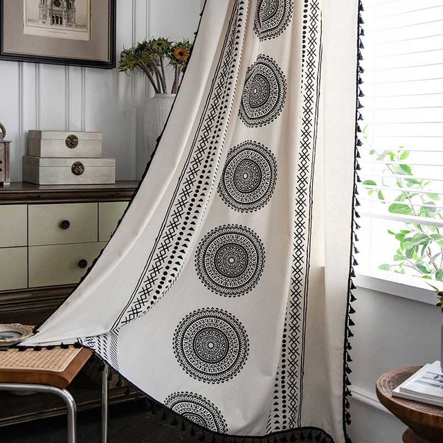Rideaux bohèmes géométriques noir et blanc Mandala 1