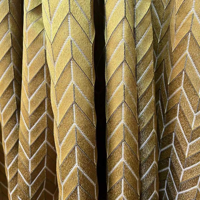 Élégant Rideau Chevron Doré Style Art Déco 1