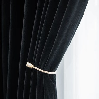 <p>Rideau en velours noir premium Obsidienne Minuit</p> 4
