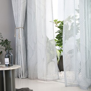Dancing Seagrass Ash Grey Floral Voile Curtain
Rideau en Voile Floral Gris Cendré Dancing Seagrass