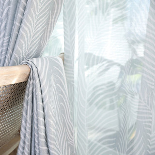 Dancing Seagrass Ash Grey Floral Voile Curtain
Rideau en Voile Floral Gris Cendré Dancing Seagrass