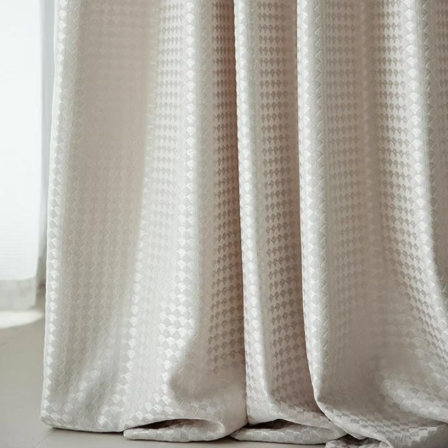 Siren's Satin Crème Blanc Cassé Rideau Géométrique 1