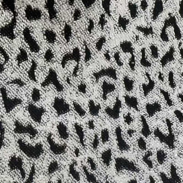 Rideaux jacquard à motifs léopard noir et blanc 1