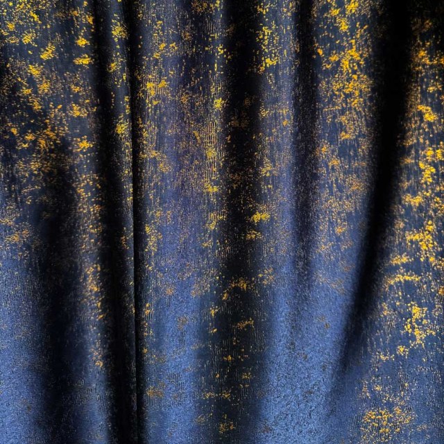 Golden Nebula Luxury Jacquard Dark Blue Curtains with Gold Glitters
Golden Nebula Rideaux Jacquard de Luxe Bleu Foncé avec Paillettes Dorées 1