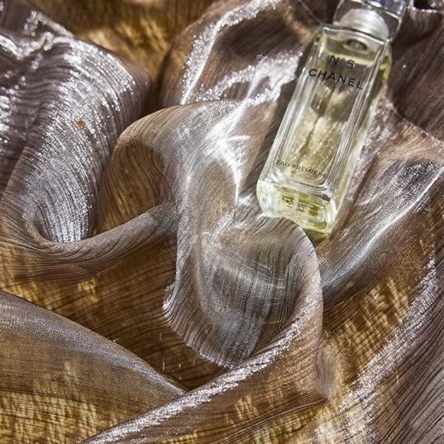 Paris Cascade Shimmering Striped Dark Brown Sheer Voile Curtain
Paris Cascade Rayé Chatoyant Brun Foncé Rideau Voile Transparent 1